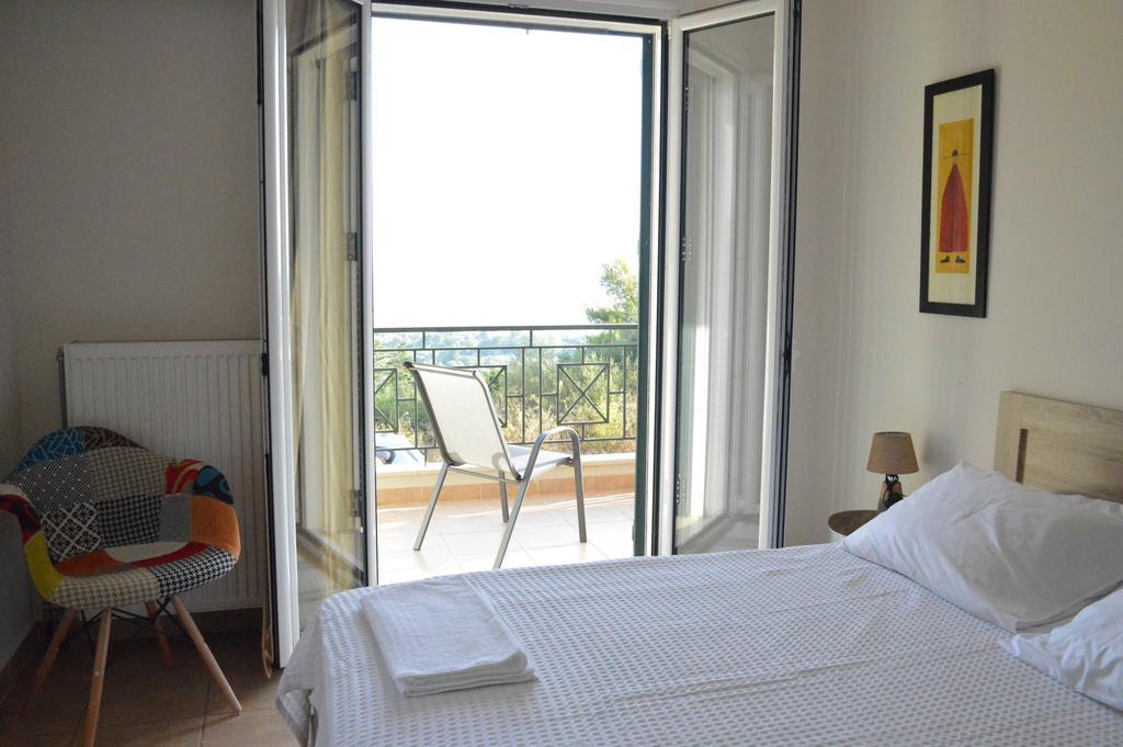 Erismini Apartment Frínion Екстериор снимка